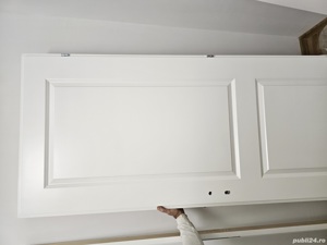 Vând 2 uși noi, cu toc . Ambele 1.000 leio 