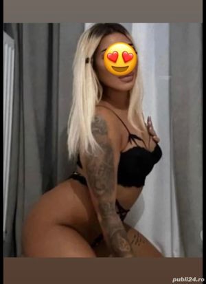 Blonda seducătoare! Pircing-uri în zonele intime!  - imagine 7