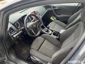 Vând Opel Astra J, motor 1.6 Diesel, an fabricație 2016, înmatriculată, stare bună de funcționare. - imagine 3