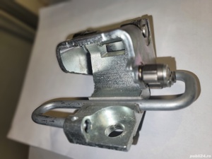 Balama inferioara usa stanga fata VW Golf 1K0831411Q - imagine 2