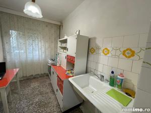 Apartament spatios, intr-un bloc izolat, zona fiind una linistita. - imagine 14