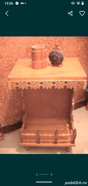 Servanta noptiera sculptata din lemn masiv 