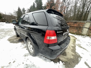Dezmembrez Kia Sorento Facelift 2.5 4x4 D4CB 125kW 170CP Euro 4 Negru an 2008 - imagine 5