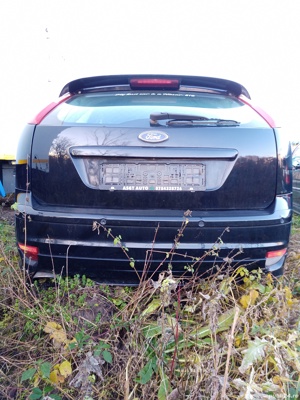 Dezmembrez Ford Focus II Hatchback 2.0 tdci an 2005 - imagine 4