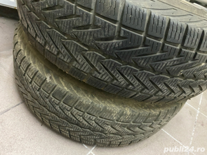 Vand 4 Genti cu 2 cauciucuri pentru Iarna