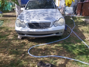 dezmembrez Mercedes C270 - imagine 4