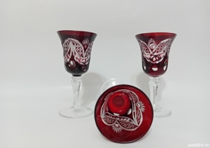 Patru pahare mici din cristal rosu pentru lichior - imagine 2