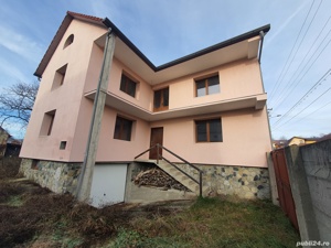  Exclusivitate! Casa singur in curte cu D+P+1 in Cisnadie central - imagine 2