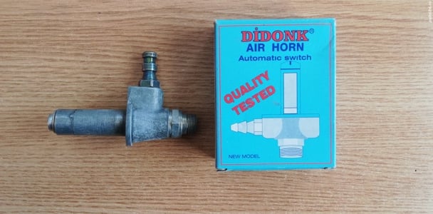 Electrovalvă/Ștuț pentru goarnă/claxon, 12/24 volți, NOUĂ