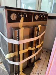 Vand Cuptor pizza adaptat la 220 V.