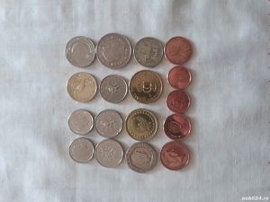 vând monede diferite Românești și străine 