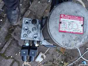 unitate hidraulica cu dublu sens se poate lega la 220 sau 380 V - imagine 3