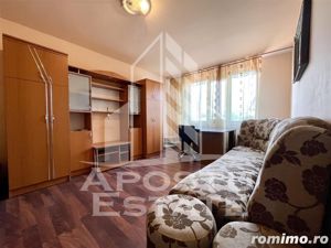 Apartament decomandat cu 3 camere, centrala proprie, zona Sagului - imagine 1