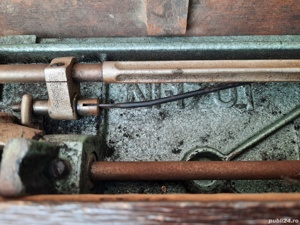 Vand masina de cusut veche, Marca Cugir- Ileana an 1971  - imagine 4