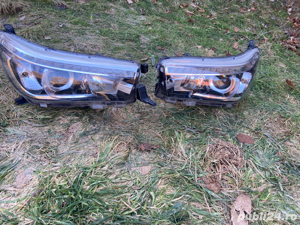Pereche faruri Toyota Hilux  - imagine 3