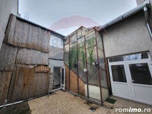 Vilă  4 camere / spatiu comercial în Gradiste - imagine 18