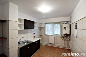 Casa de Cultura -apartament decomandat, nemobilat, cu centrala proprie