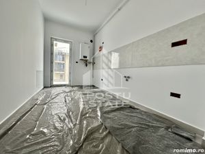 Apartament cu 3 camere, decomandat, etaj intermediar, zona Planetelor - imagine 5