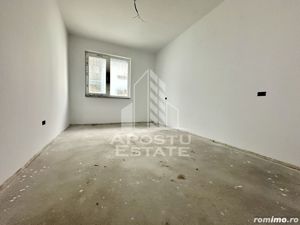 Apartament cu 3 camere, decomandat, etaj intermediar, zona Planetelor - imagine 4