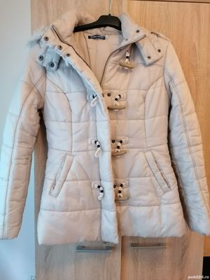 Persoana fizica vand geaca toamna -iarna .