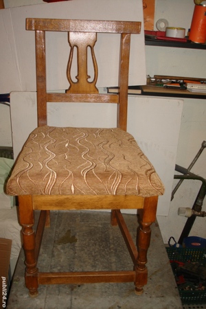 Scaun si taburet din lemn cu sezut tapitat - imagine 6