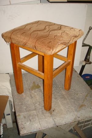 Scaun si taburet din lemn cu sezut tapitat - imagine 8