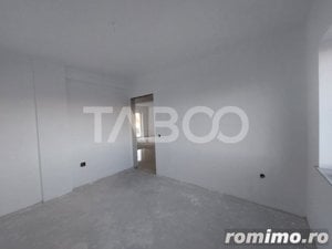 Apartament decomandat 3 camere 67 mp utili terasa parcare Sebes Alba - imagine 4