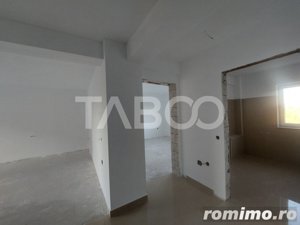 Apartament decomandat 3 camere 67 mp utili terasa parcare Sebes Alba - imagine 8