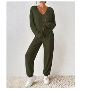 Vand 2 compleuri noi marimea L, negru si khaki - imagine 2