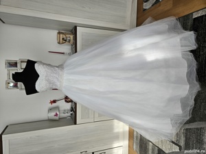 Rochie de mireasa cu trenă