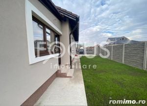 Vand casa individuala Sanmihaiu Roman - 400 mp teren   4 camere - imagine 2