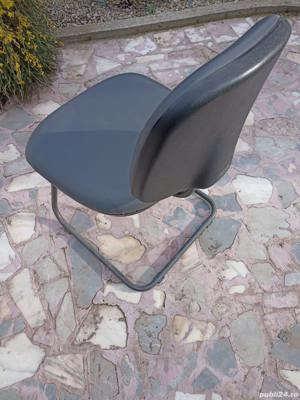 6 Scaune vizitator piele eco gri, cadru metalic tip sanie, stare buna