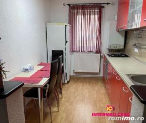 Apartament 3 camere decomandate vasile aaron sibiu  - imagine 2