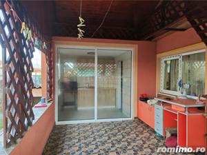 Casa moderna, recent renovata, situata in Lipanesti - imagine 9
