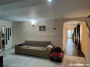 Casa moderna, recent renovata, situata in Lipanesti - imagine 2