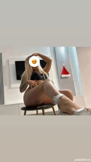 Blonda seducătoare! Pircing-uri în zonele intime!  - imagine 6