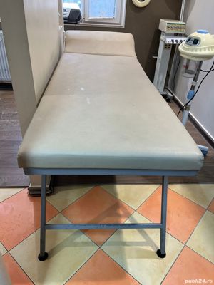 Vând pat si combina cosmetică 