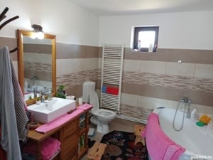 Casă de vânzare în comuna Valea nucarilor  - imagine 9