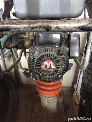 vând MAI compactor Mikasa