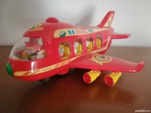 Jucarie avion cu Baterii, luminite si sunete