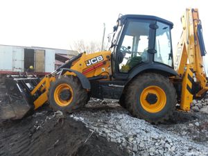 Inchiriez utilaje: buldoexcavator, autobasculanta, mixer de beton, vola - imagine 3