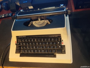 Masina de scris electrica "Silver Reed Electric 2200" made in Japonia