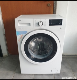 Masina de spălat rufe Beko.