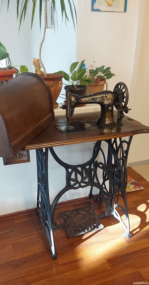 Mașină de cusut Naumann