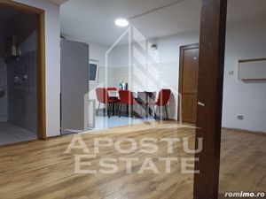 Apartament 3 camere 2 bai zona mehala la curte comuna - imagine 2