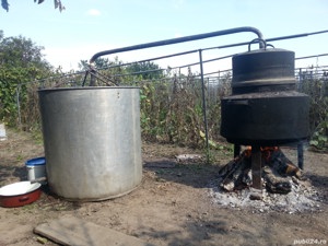 Vând cazan cupru capacitate 200 l cu răcitor de 2000 l pentru fabricat țuică 