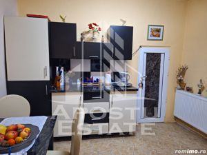 Casa cu 3 camere, curte comuna, 86 mp utili, zona Centrala - imagine 5