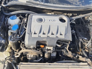 Dezmembreaz Seat Altea 2.0 TDI ,euro 5,an 2011 - imagine 8