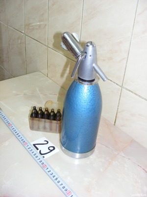 Sifon vechi cu capsule, anii 1970 (cod 29) 