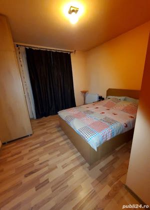 Vând apartament 3 camere mobilat cu parcare  - imagine 1